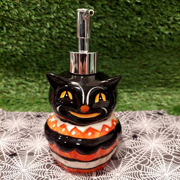 Johanna Parker Halloween Soap Dispenser - Picture 1 of 5